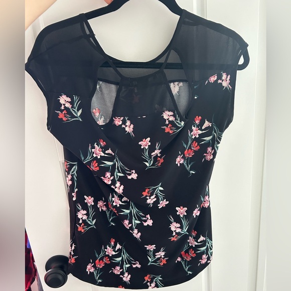 2/$20 - SUZY SHIER Mesh Floral Shirt - Picture 2 of 3